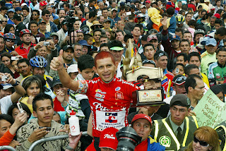 Jose+Rujano+de+la+Gobernacion+del+Zulia+CAMPEON+DE+LA+VUELTA+PILSEN+A+COLOMBIA+2009.JPG