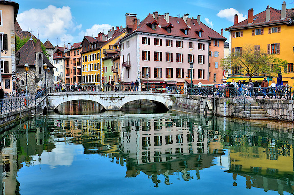 France-Annecy-Pont-Perriere-Over-Thiou-Canal.jpg