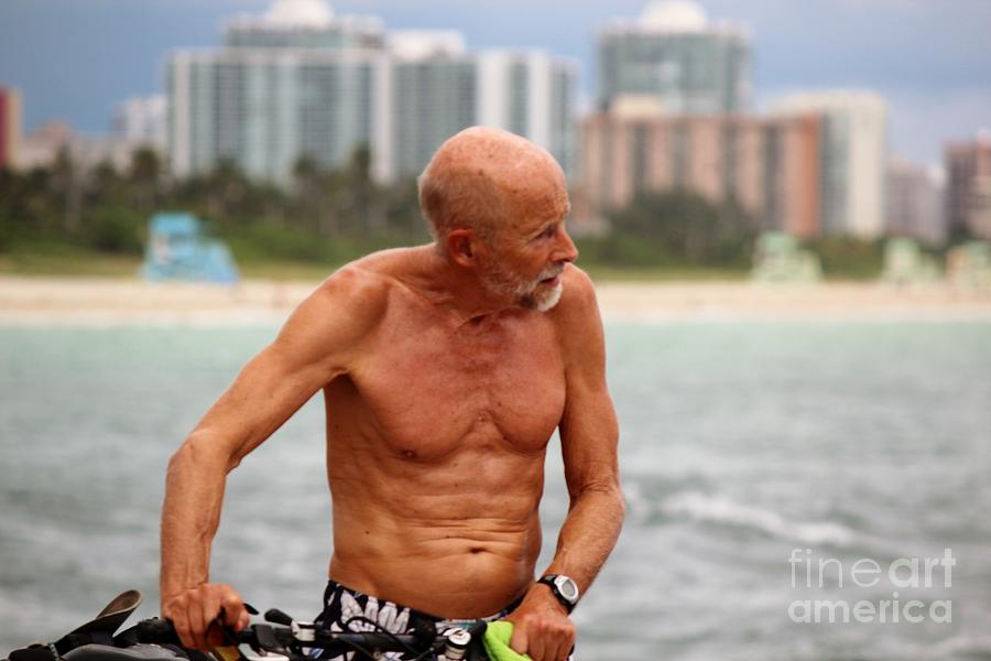 old-man-the-sea-and-his-bike-rene-triay.jpg