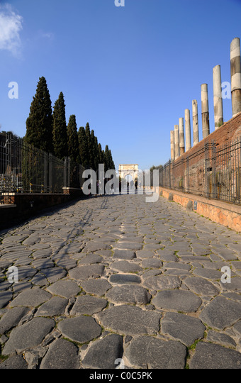 italy-rome-roman-forum-via-sacra-ancient-roman-cobbled-road-c0c5pk.jpg