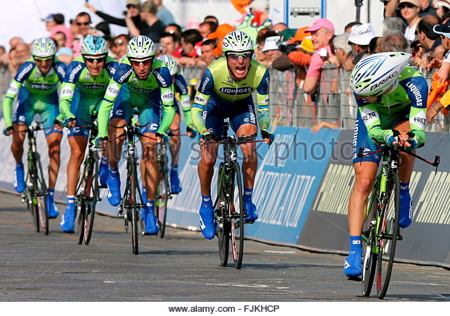 epa01006992-italian-danilo-di-luca-of-liquigas-team-3nd-r-shouts-to-fjkhcp.jpg