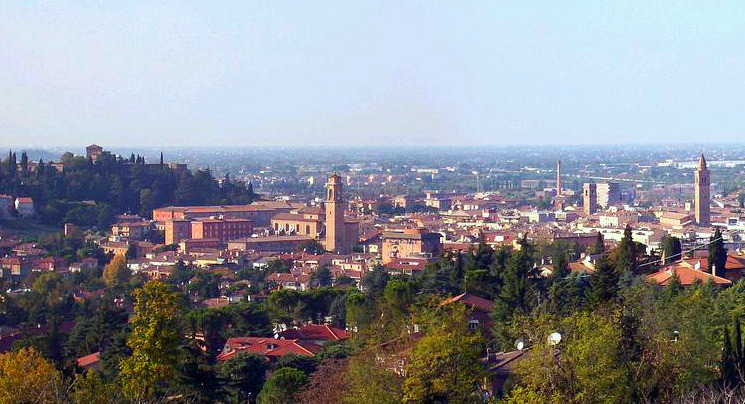 Panorama_di_Cesena_e_le_sue_colline.jpg