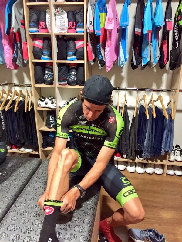 rigoberto-uran-con-el-maillot-del-cannondale-garmin-2015-001.jpg