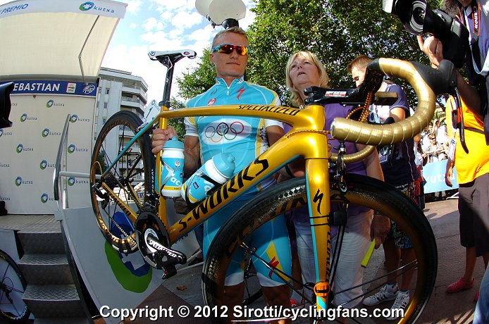 2012_clasica_san_sebastian_alexandre_vinokourov_gold_bike1a.jpg