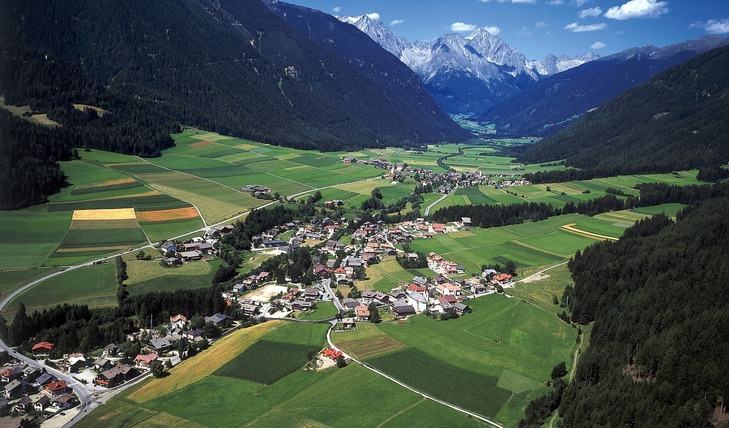 rasen-antholz-pustertal-suedtirol.jpg