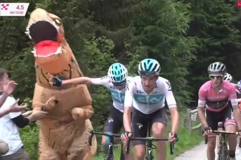 gf-froome-attacks-dinosuar.png