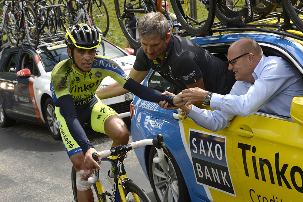Alberto-Contador-TdF-stage-10-crash-3.jpg