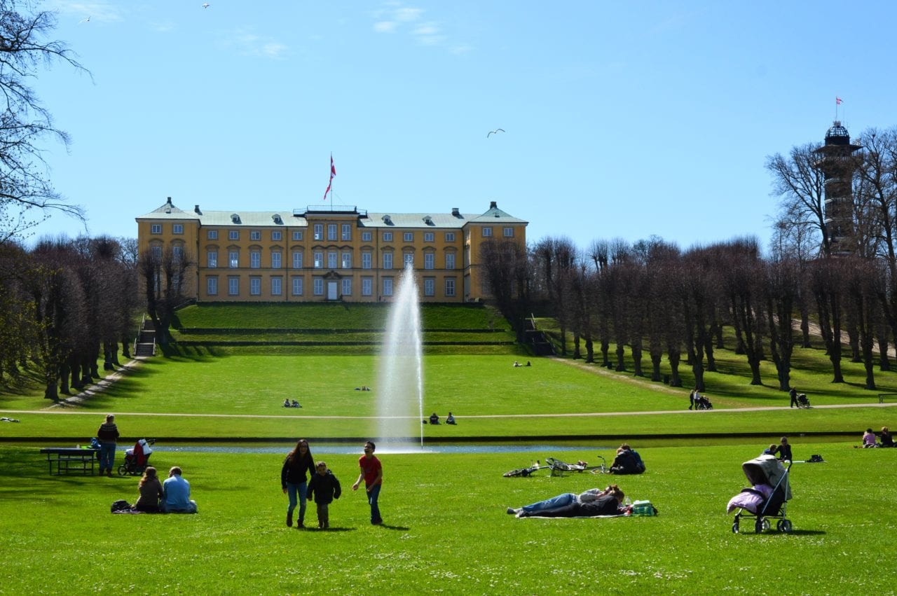 frederiksberg_castle_with_people_0-1280x851.jpg