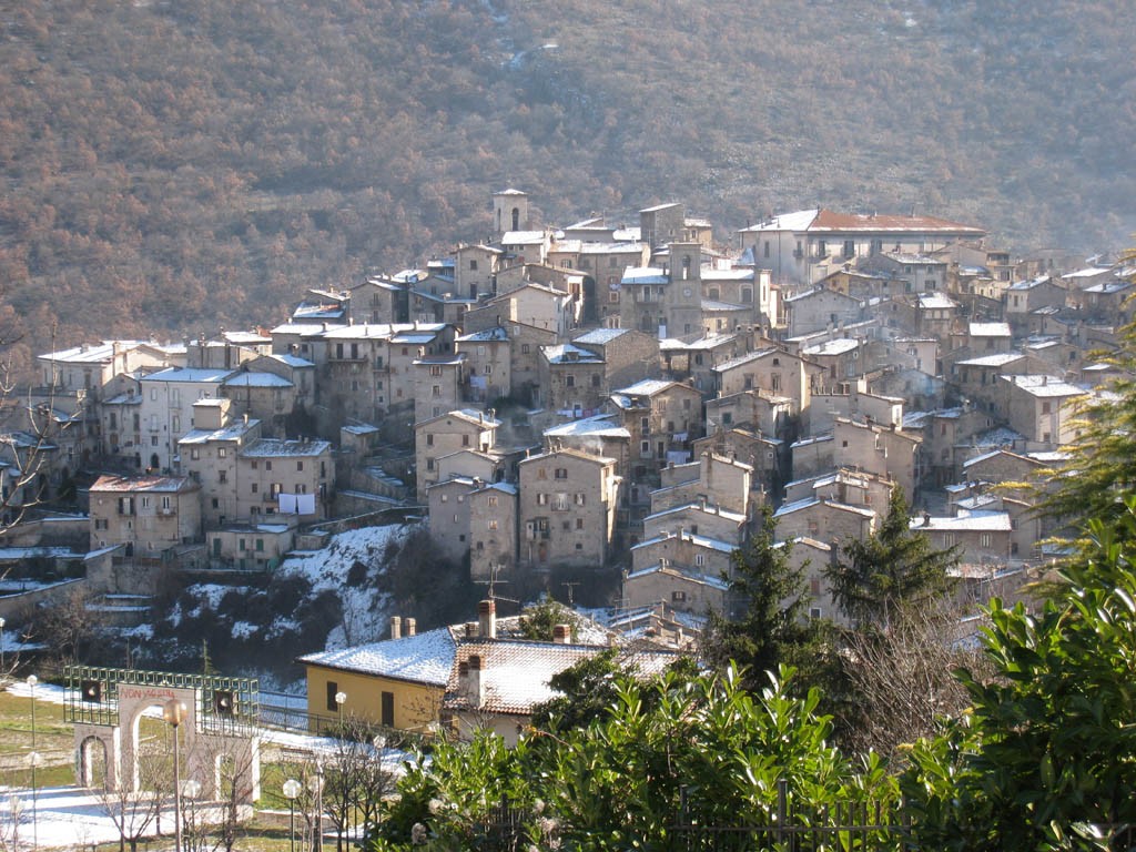 Borgo_di_scanno.jpg