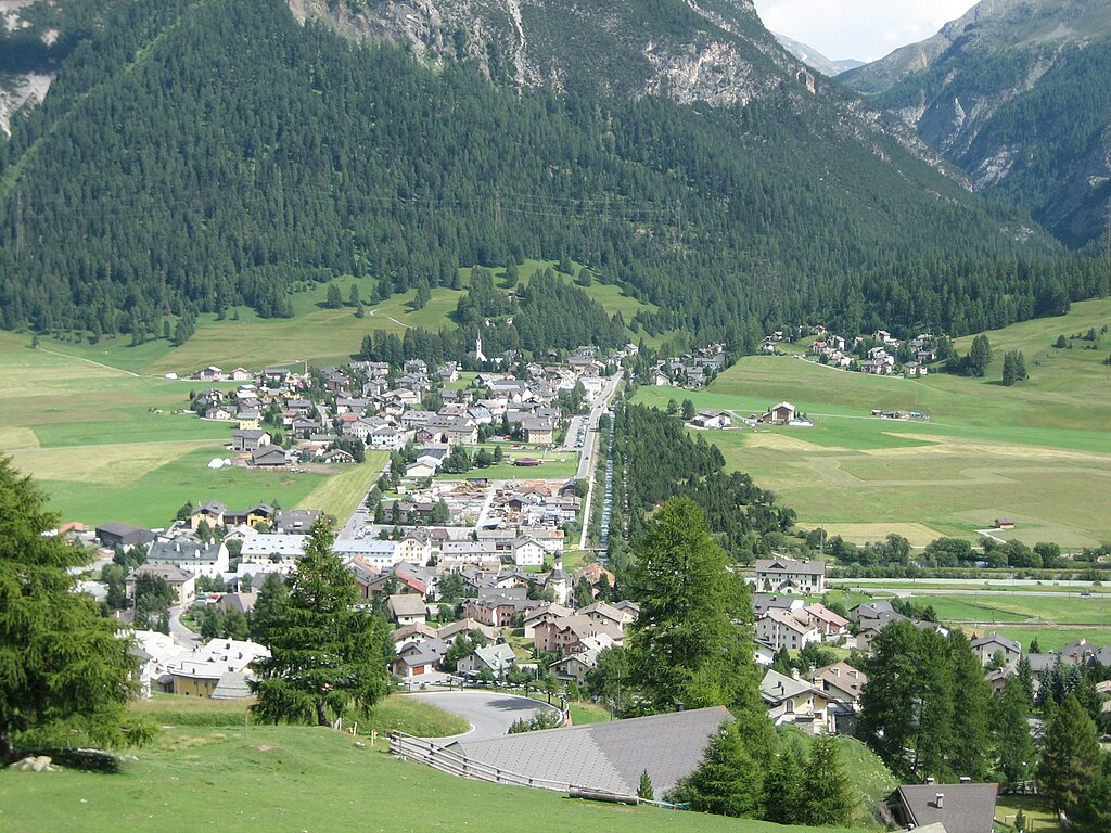 1024px-LaPunt_Chamues_ch.jpg