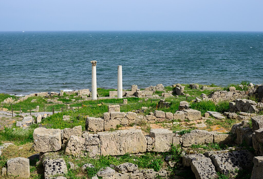 1024px-Tharros_-_Sardinia_-_Italy_-_14.jpg