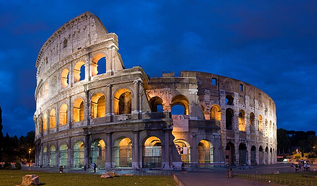 640px-Colosseum_in_Rome%2C_Italy_-_April_2007.jpg