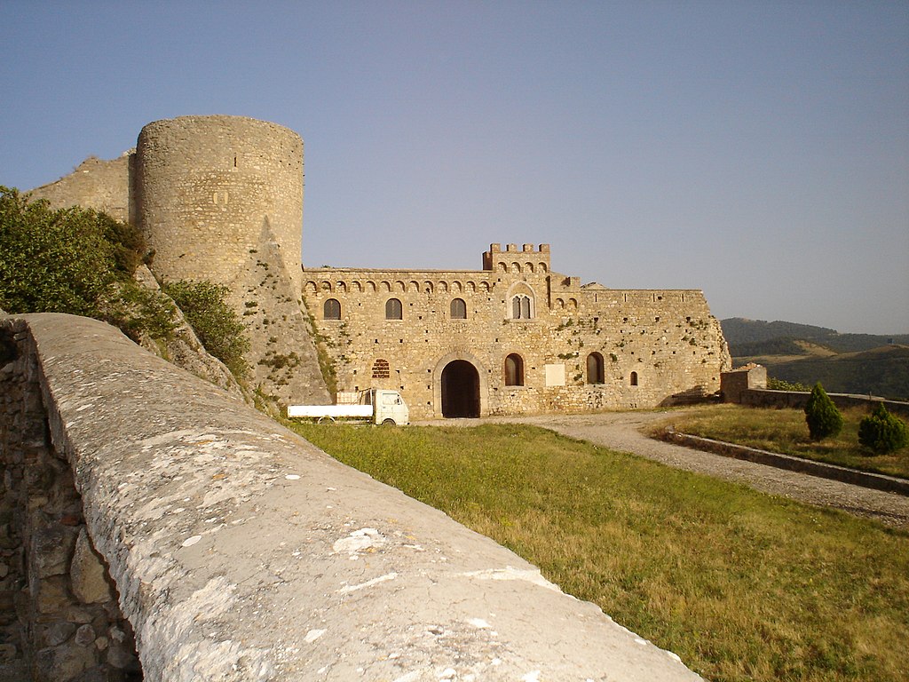 1024px-Castellobovino.JPG