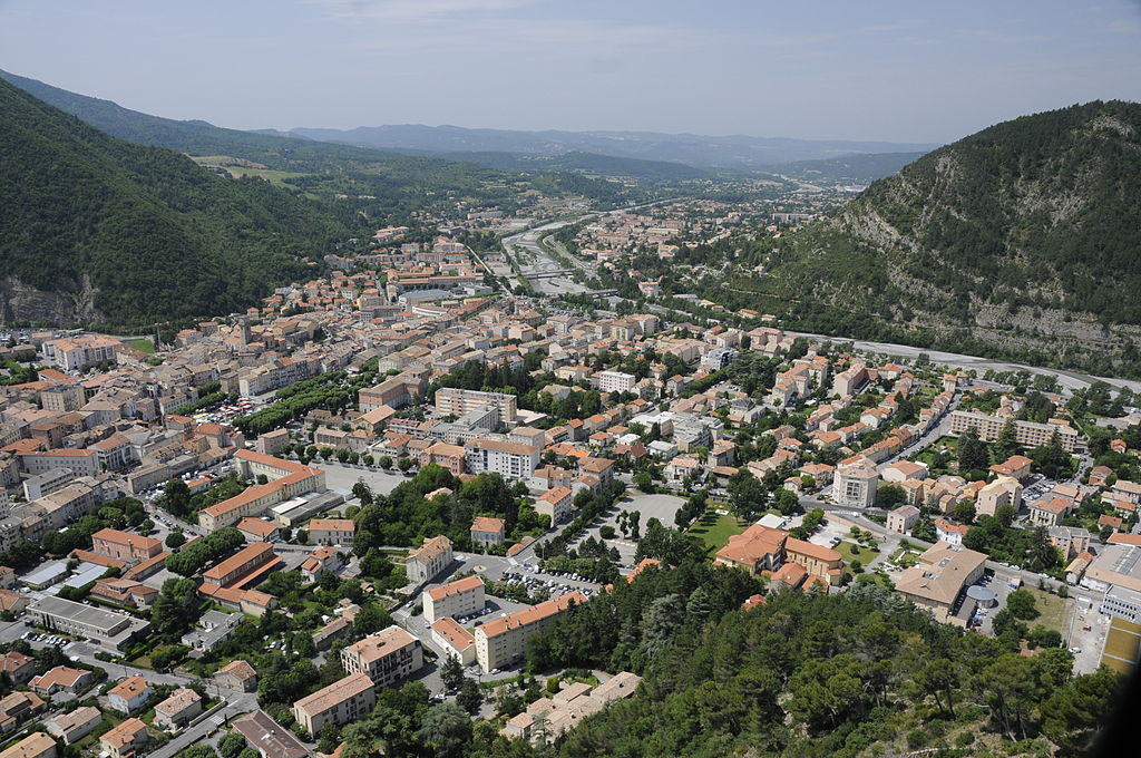 1024px-Digne-les-Bains_09.JPG