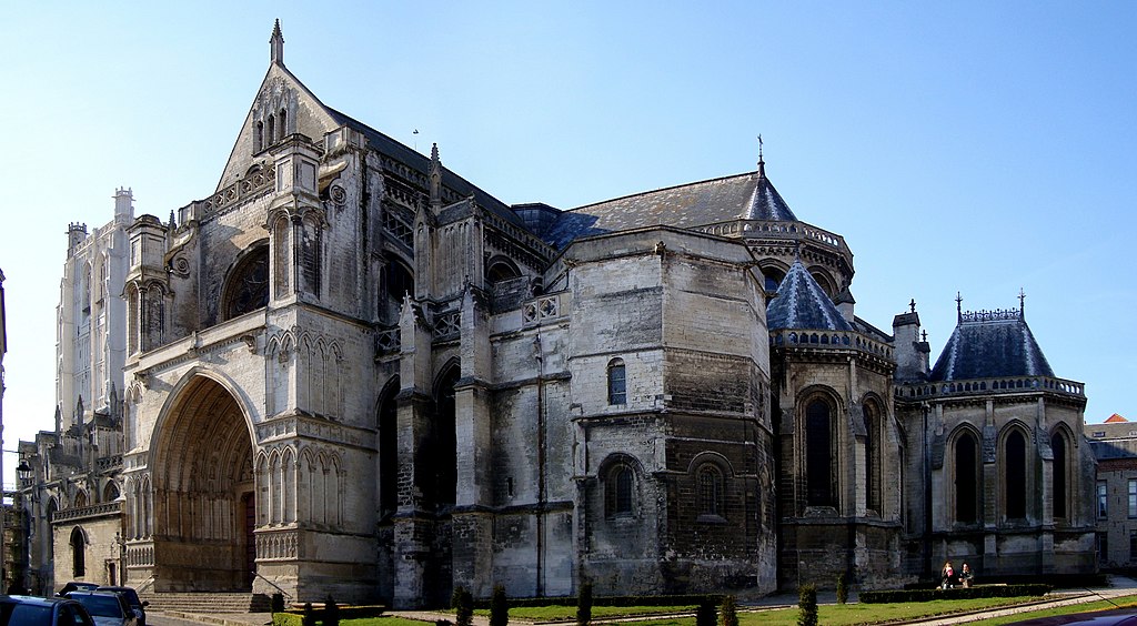 1024px-St_omer_cathedrale_ND.jpg