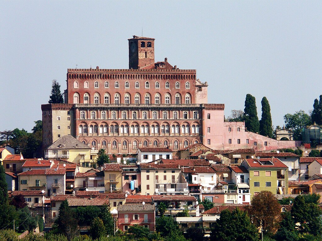 1024px-San_Giorgio_Monferrato-castello5.jpg