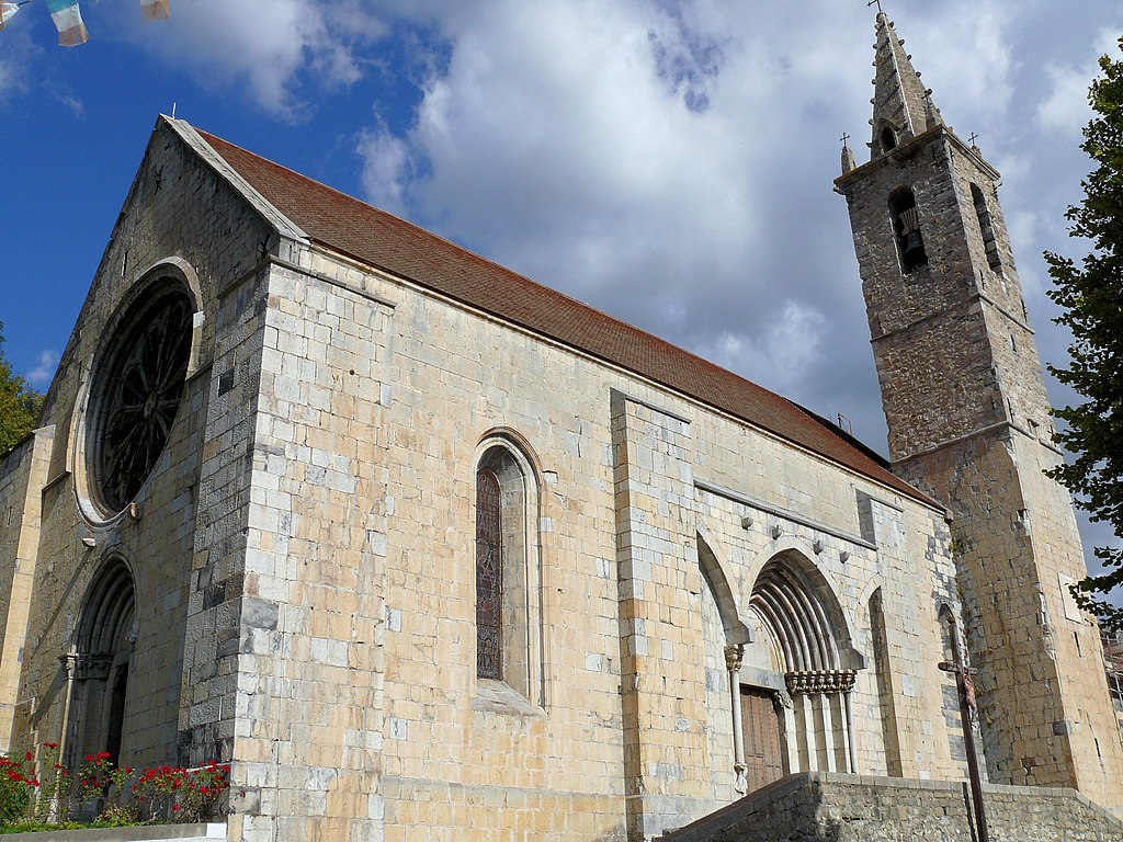 1024px-Seyne_-_%C3%89glise_Notre-Dame-de-Nazareth_-936.jpg