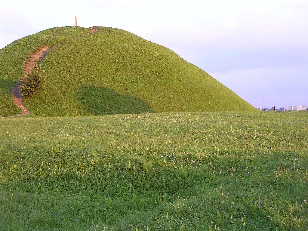1024px-Kopiec_Krakusa.jpg