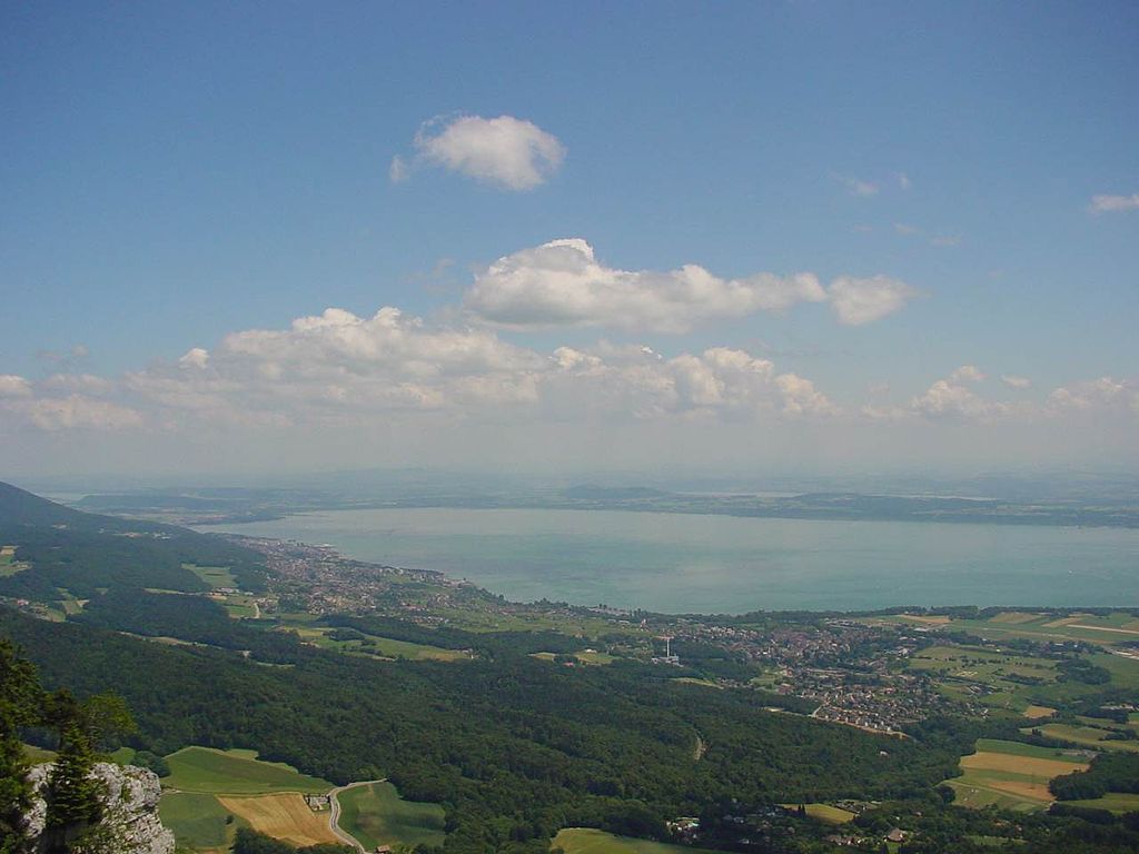 1024px-Lac_de_neuchatel.jpg