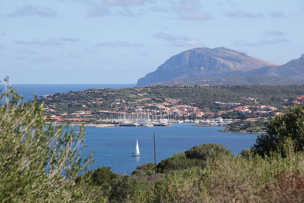 1024px-Olbia%2C_frazione_Porto_Rotondo%2C_panorama_%2801%29.jpg