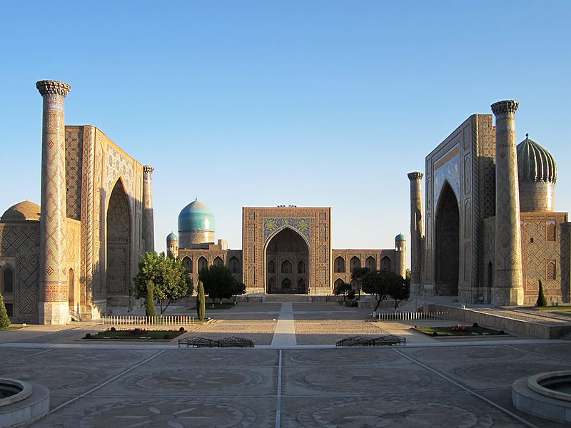 800px-Registan_Complex_%288145371129%29.jpg