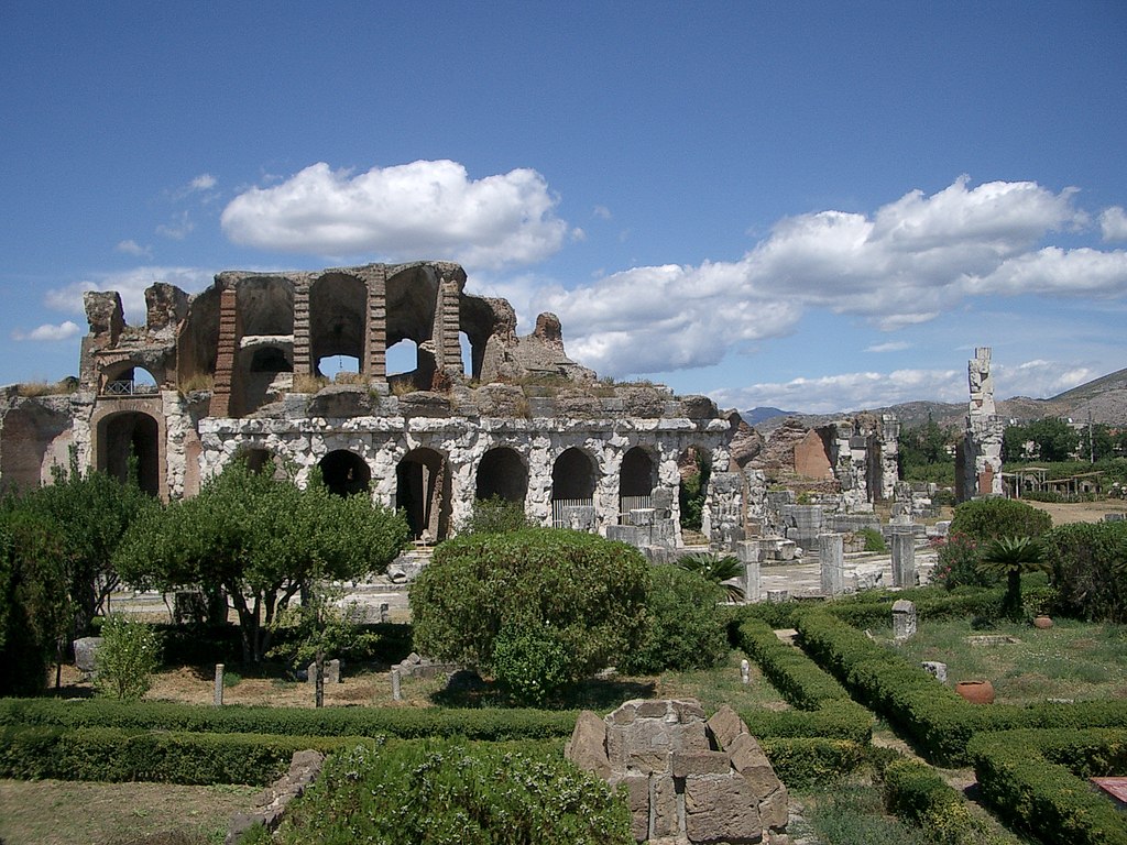 1024px-Capua_Antica_Amphitheatre.jpg