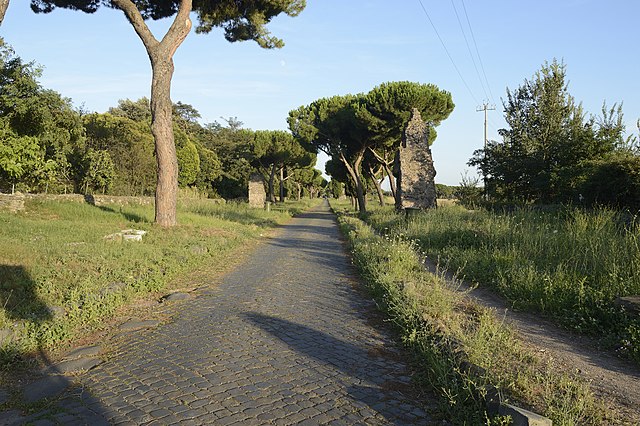 640px-Appian_Way.jpg