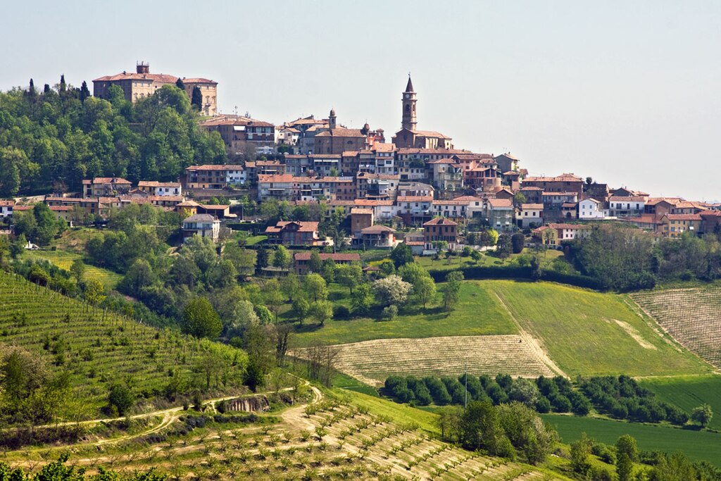 1024px-Govone_panorama.jpg