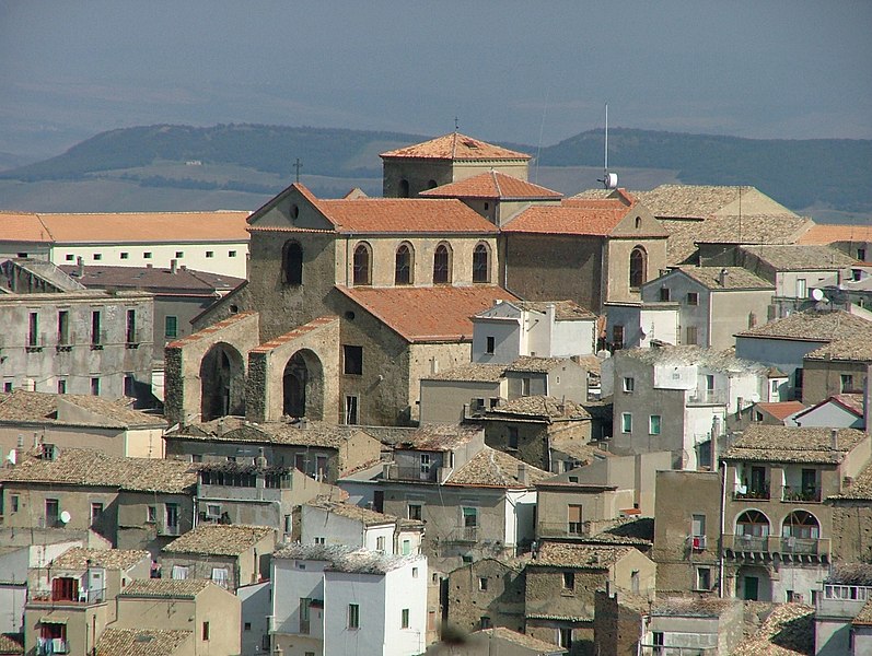 797px-Tricarico_Cattedrale_di_Santa_Maria_Assunta.jpg