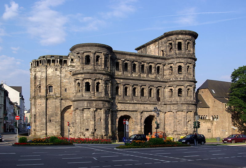 800px-Trier_Porta_Nigra_BW_1.JPG