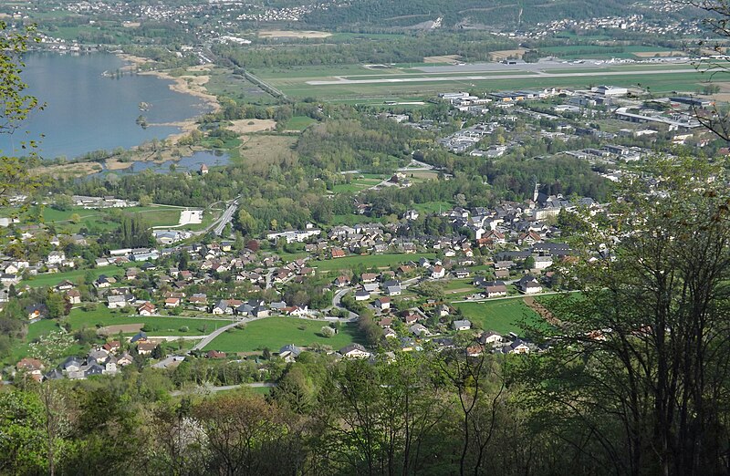 800px-Le_Bourget-du-Lac_%28Savoie%29.JPG