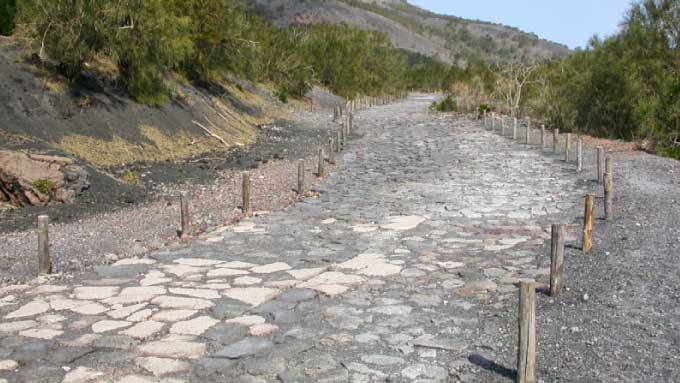 IE-la_strada_matrone_parco_nazionale_del_vesuvio-1.jpg