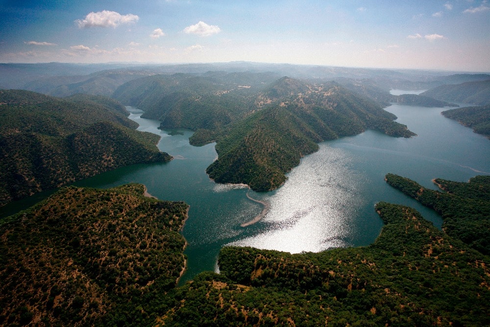 Reservoir-of-Bembezar-in-the-Sierra-de-Hornachuelos-Natural-Park.jpg
